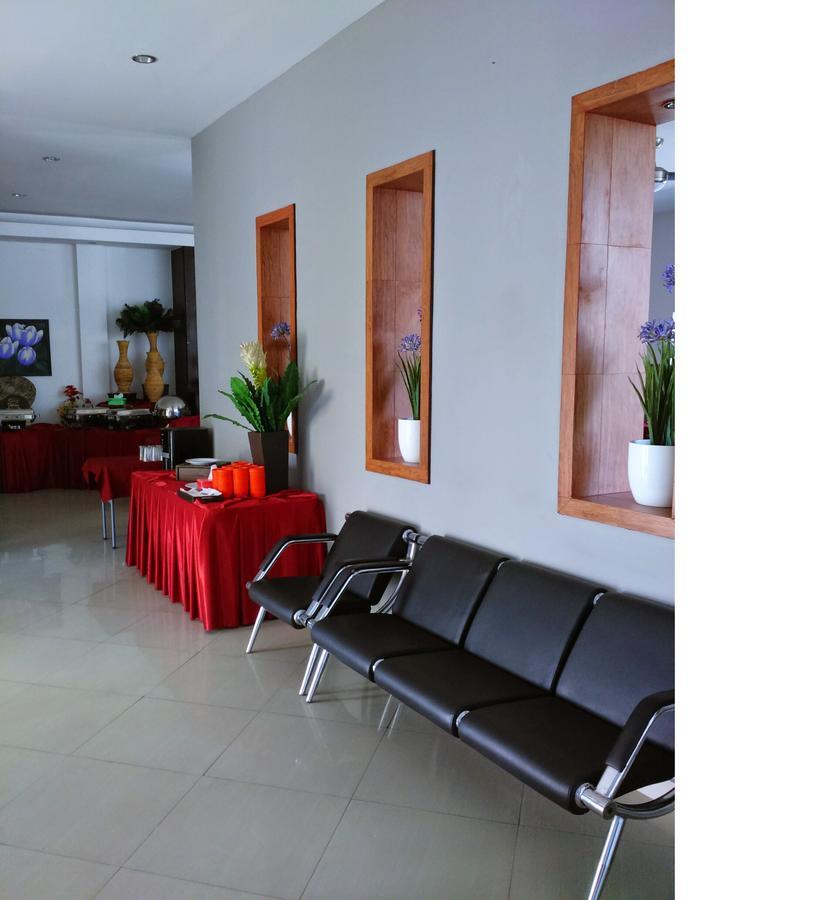 Hotel Transit Pasuruan Exterior foto