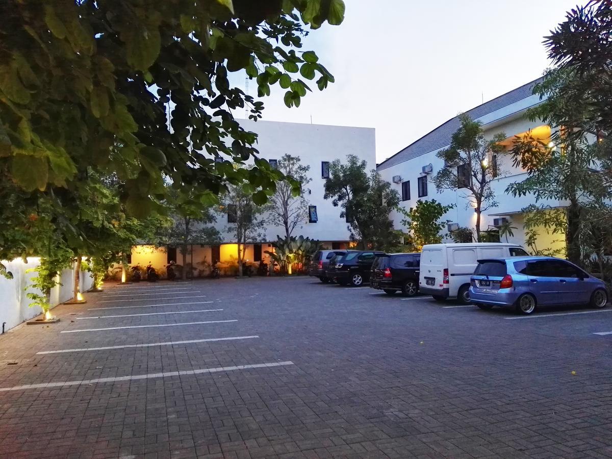 Hotel Transit Pasuruan Exterior foto