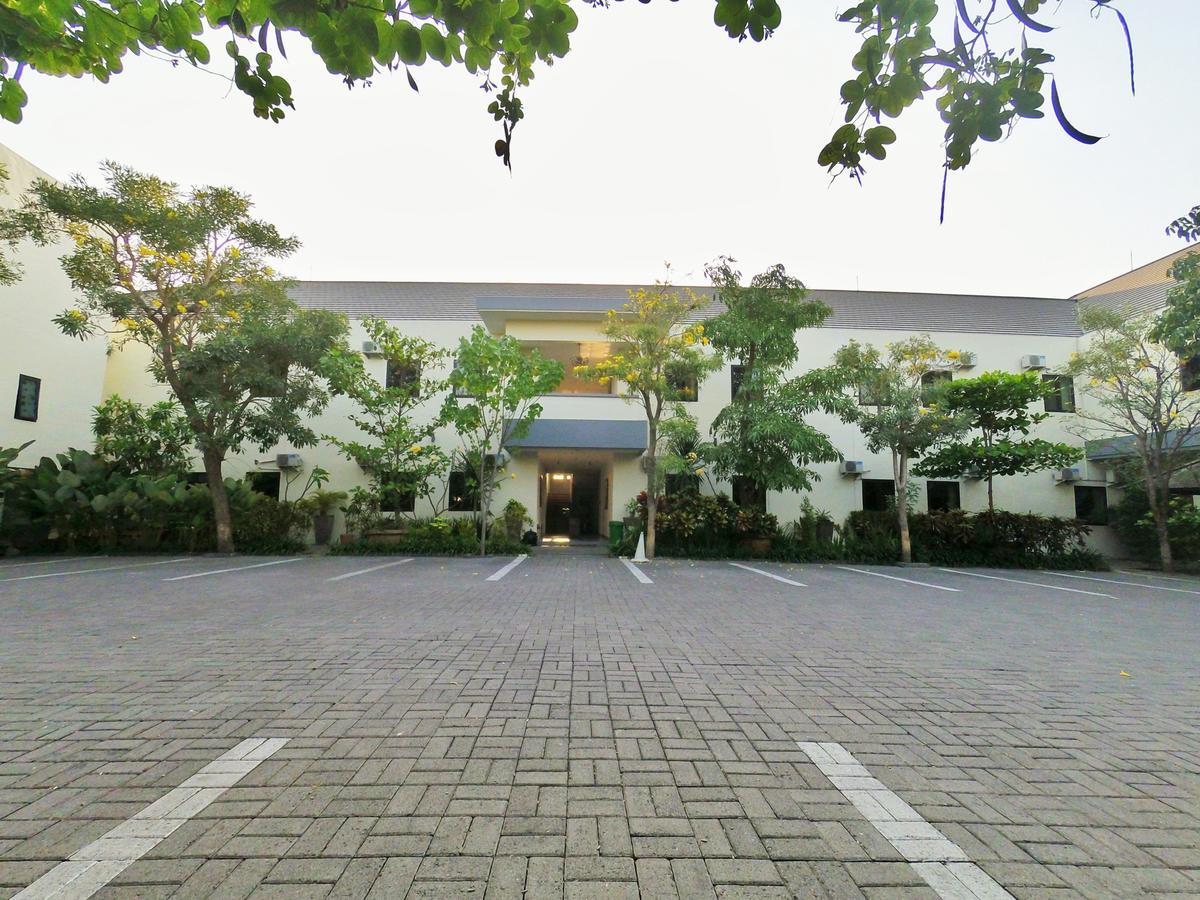 Hotel Transit Pasuruan Exterior foto